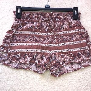 american eagle patterned flowy shorts